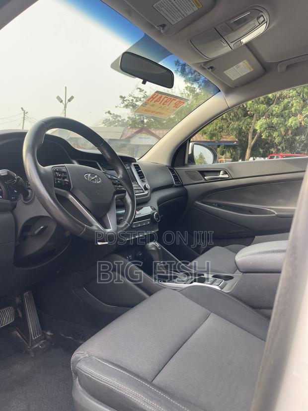Hyundai Tucson Sport AWD 2017 White photo 3