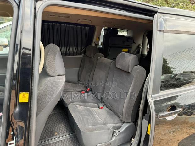 Toyota Voxy 2010 Black photo 5
