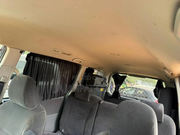 Toyota Voxy 2010 Black photo 6