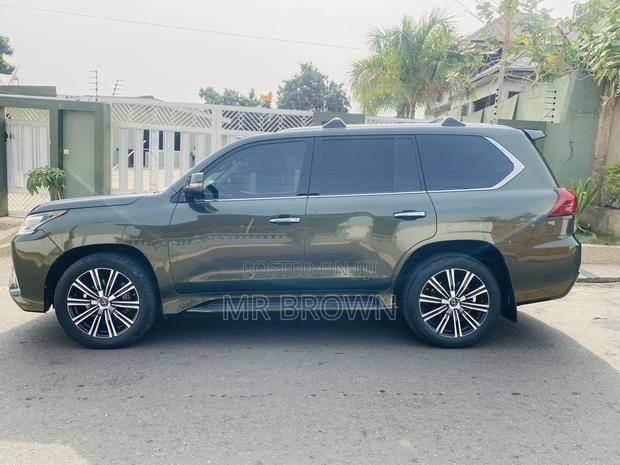 Lexus LX 570 AWD 2021 Green