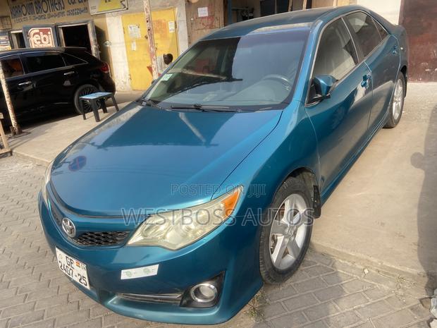 Toyota Camry SE 4dr Sedan (2.5L 4cyl 6A) 2014 Green photo 2