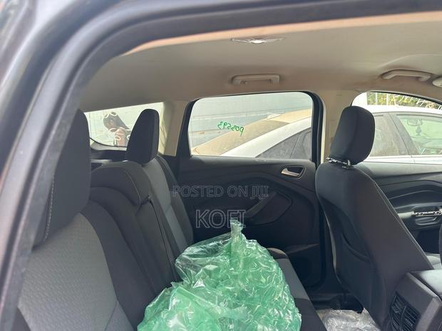 Ford Escape SE 4x4 2018 Black photo 2