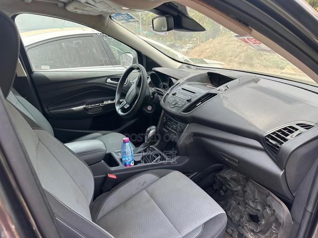 Ford Escape SE 4x4 2018 Black photo 3