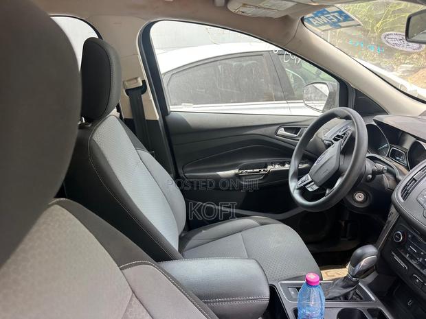 Ford Escape SE 4x4 2018 Black photo 4