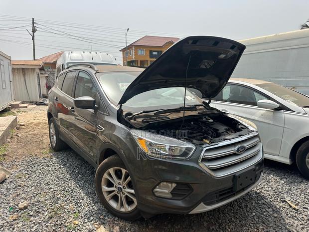 Ford Escape SE 4x4 2018 Black photo 12