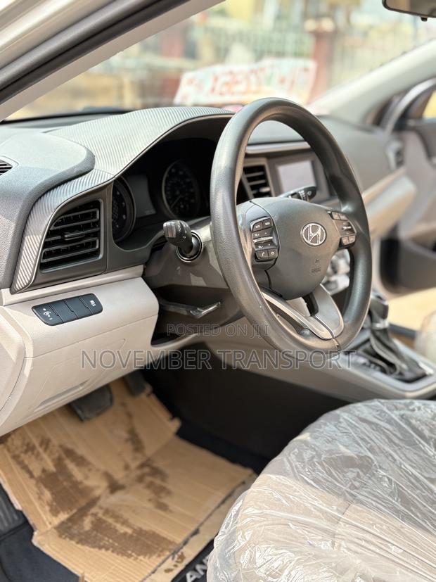 Hyundai Elantra SE 2019 Silver