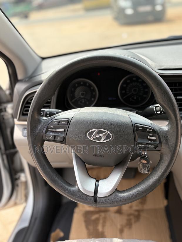 Hyundai Elantra SE 2019 Silver