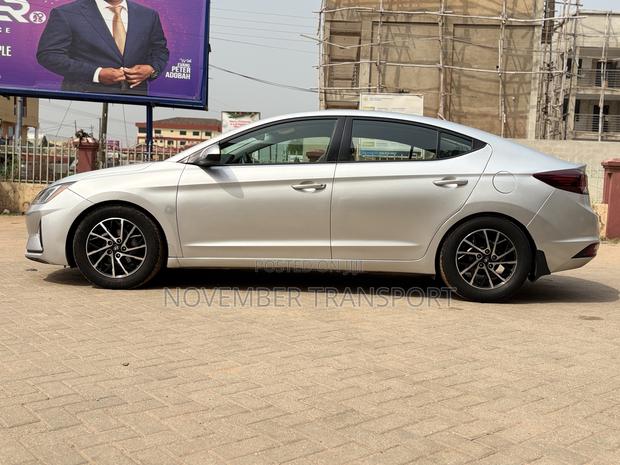Hyundai Elantra SE 2019 Silver