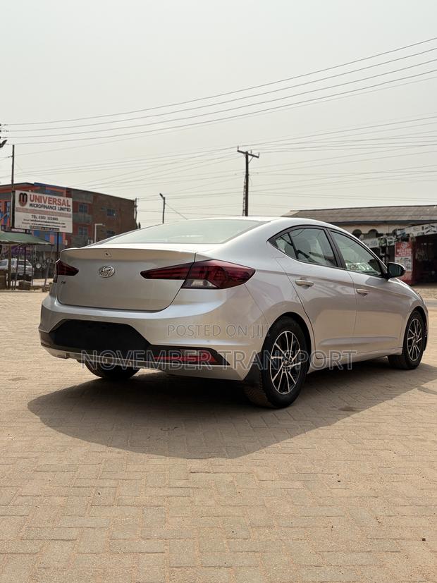 Hyundai Elantra SE 2019 Silver