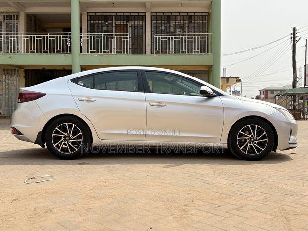 Hyundai Elantra SE 2019 Silver
