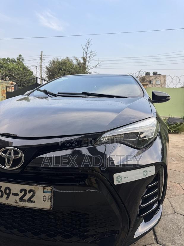 Toyota Corolla LE Premium 4dr Sedan (1.8L 4cyl CVT) 2016 Black