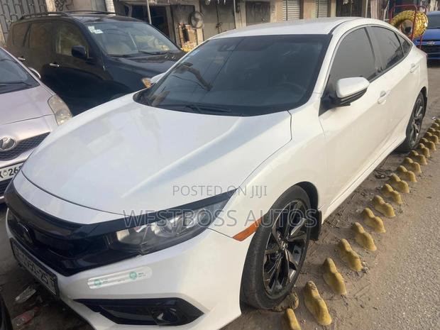 Honda Civic Sport Coupe 2019 White photo 2