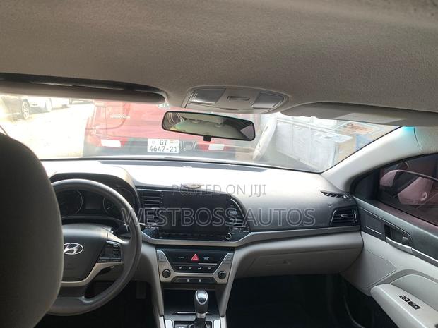 Honda Civic Sport Coupe 2019 White photo 5