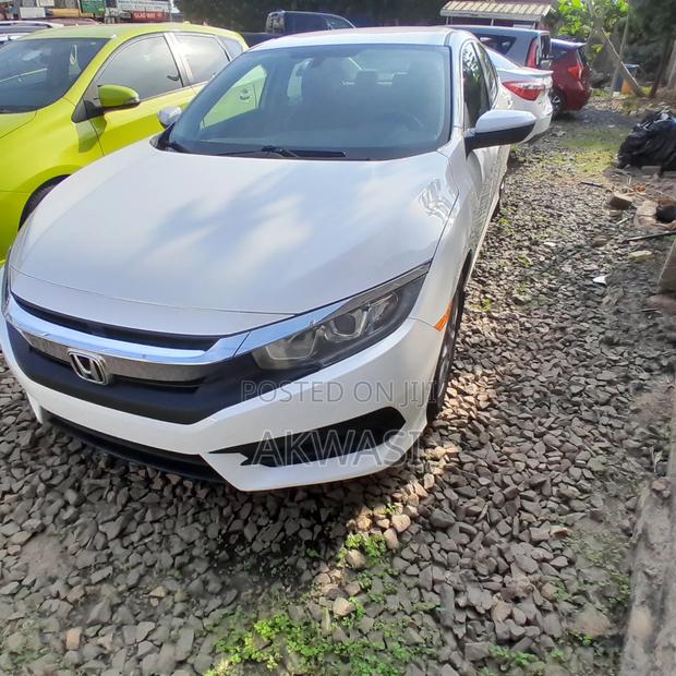 Honda Civic Sport Coupe 2019 White photo 3