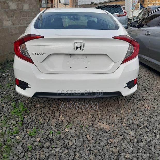 Honda Civic Sport Coupe 2019 White photo 5