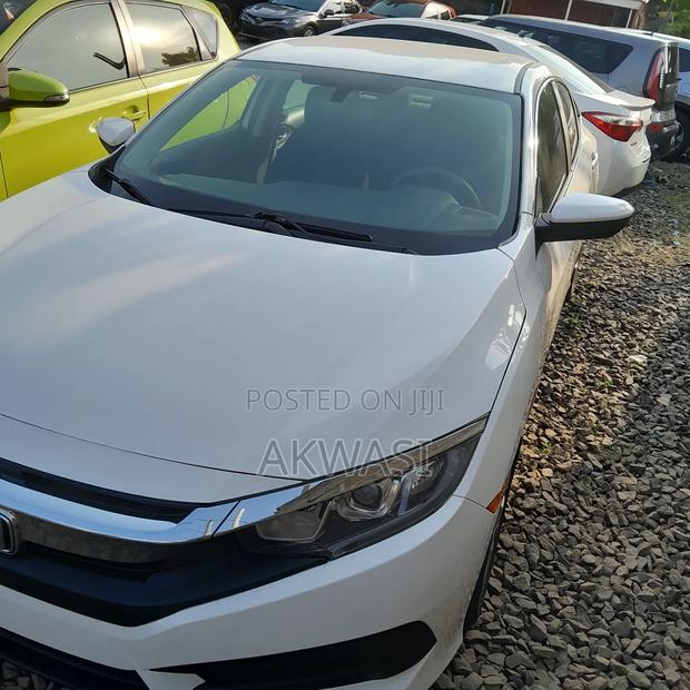 Honda Civic Sport Coupe 2019 White photo 9