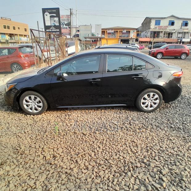 Toyota Corolla L 2022 Black photo 3