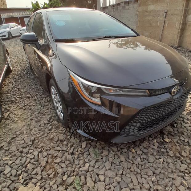 Toyota Corolla L 2022 Black photo 4