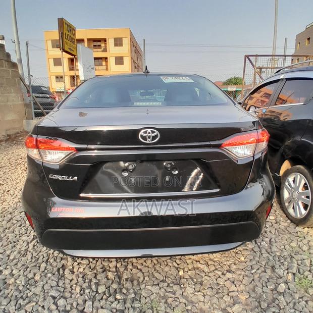 Toyota Corolla L 2022 Black photo 5