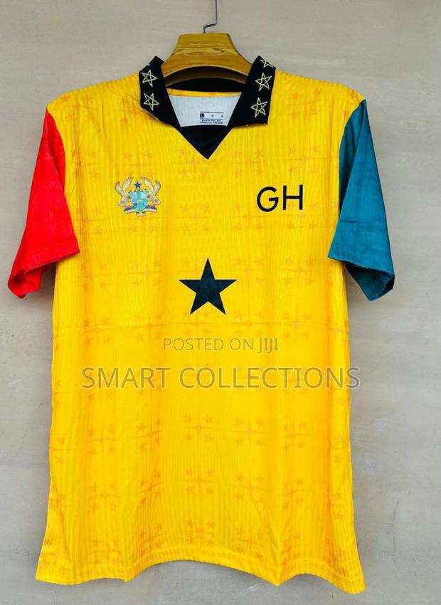 Rep Ghana in Colorful Jersey
