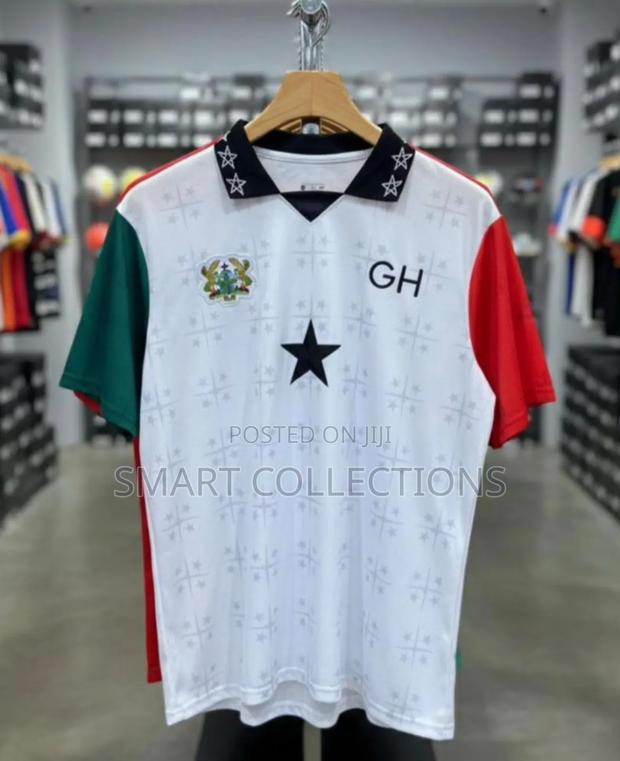 Rep Ghana in Colorful Jersey