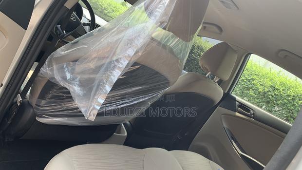 Hyundai Accent SE Sedan 2016 Beige