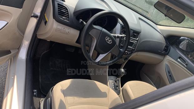 Hyundai Accent SE Sedan 2016 Beige