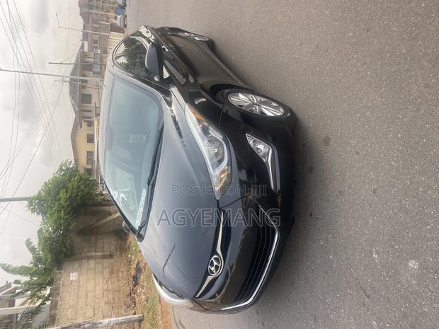 Hyundai Elantra SE 4dr Sedan (1.8L 4cyl 6M) 2015 Black photo 4