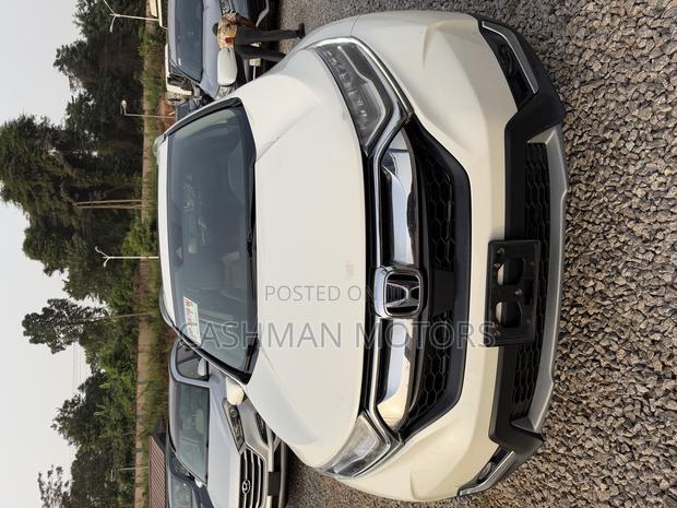 Honda CR-V Touring AWD 2018 White