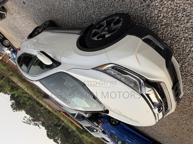 Honda CR-V Touring AWD 2018 White