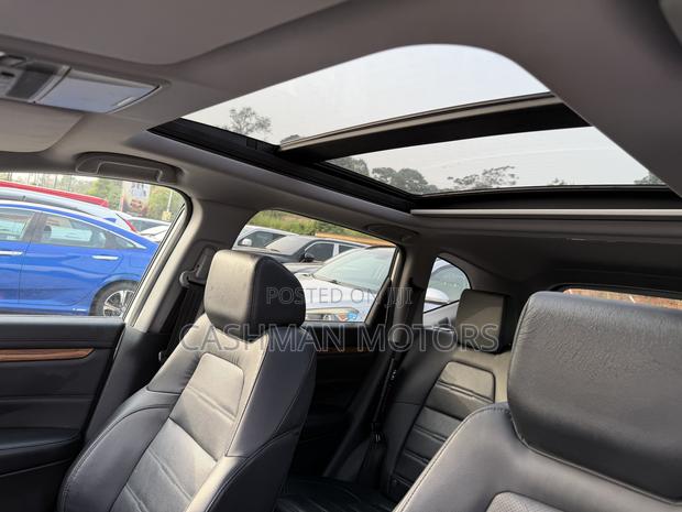 Honda CR-V Touring AWD 2018 White