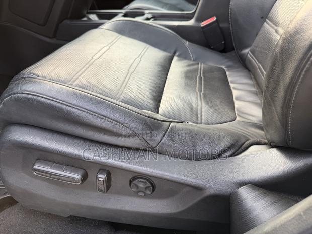 Honda CR-V Touring AWD 2018 White