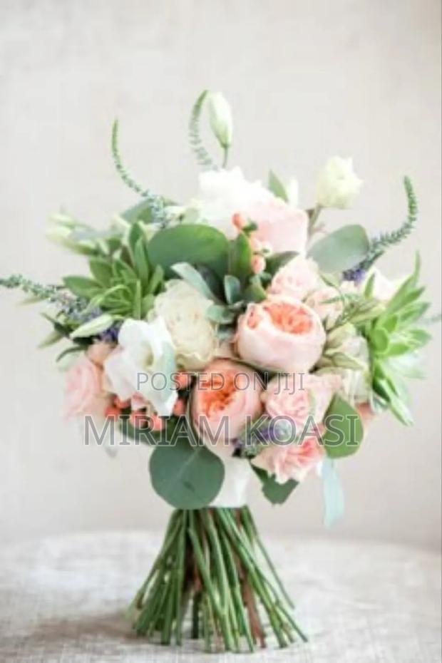 Bridal Bouquet Flowers: Rent