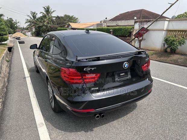 BMW 328i 2016 Black photo 5