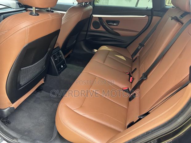 BMW 328i 2016 Black photo 10