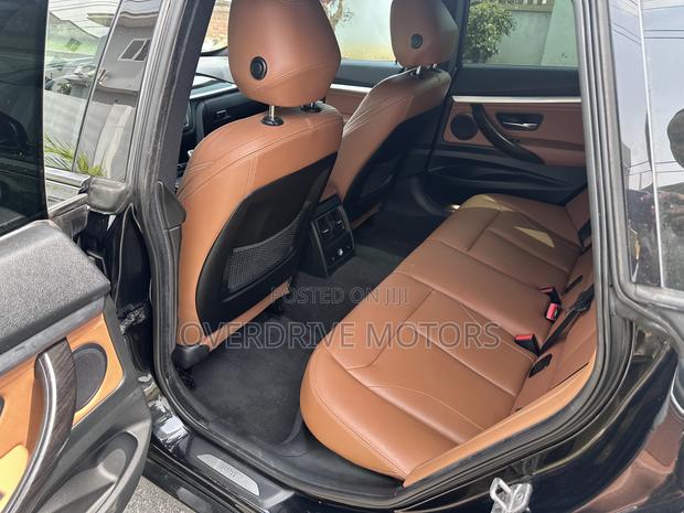 BMW 328i 2016 Black photo 12