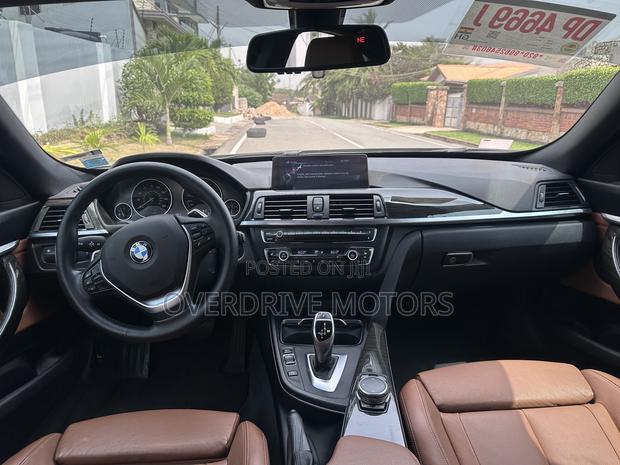 BMW 328i 2016 Black photo 15