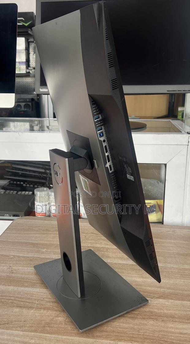 Dell Ultrasharp U2719d - Led Monitor - 27" QHD Wide 1440p. photo 5