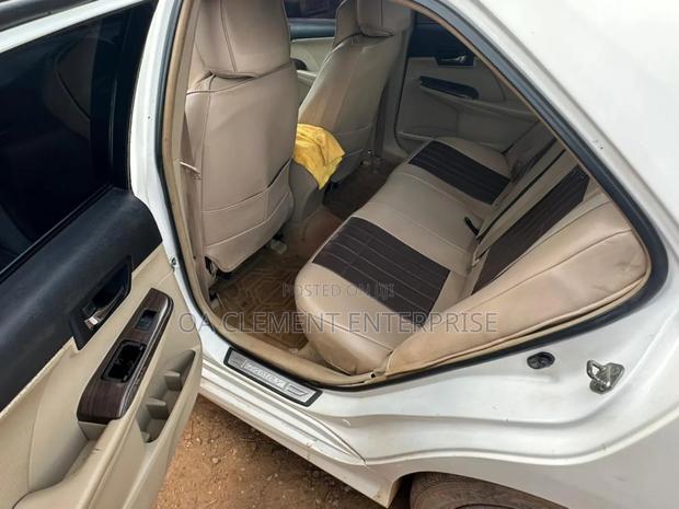 Toyota Camry L 4dr Sedan (2.5L 4cyl 6A) 2013 White photo 2
