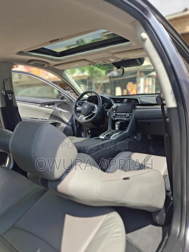 Honda Civic EX-L Sedan 2020 Gray