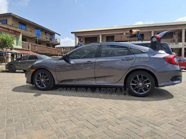 Honda Civic EX-L Sedan 2020 Gray