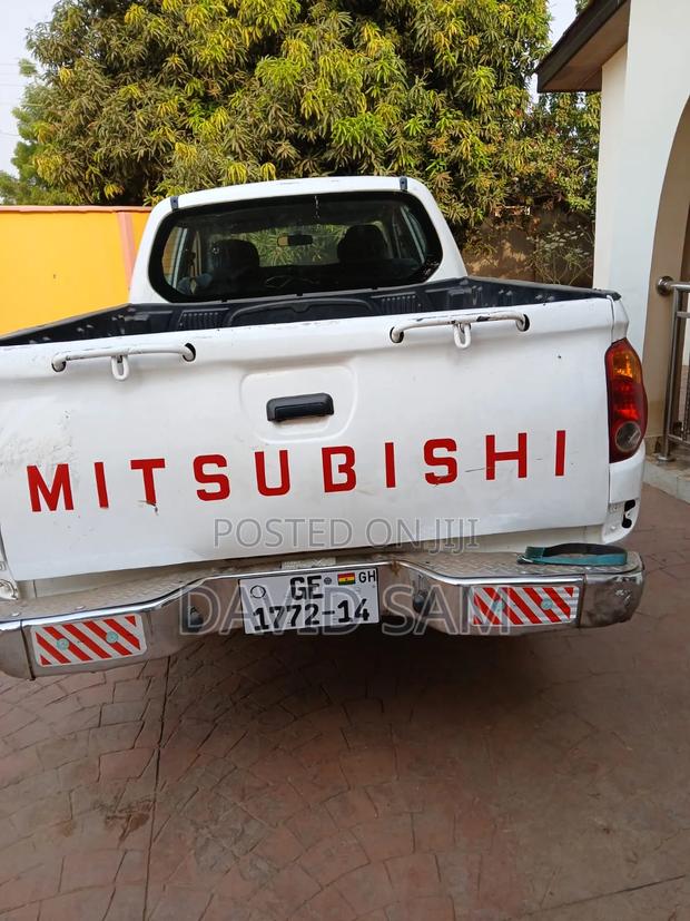 Mitsubishi L200 Double Cab 2.5 136hp 4WD 2014 White