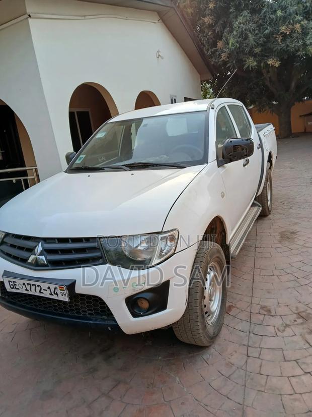 Mitsubishi L200 Double Cab 2.5 136hp 4WD 2014 White photo 6