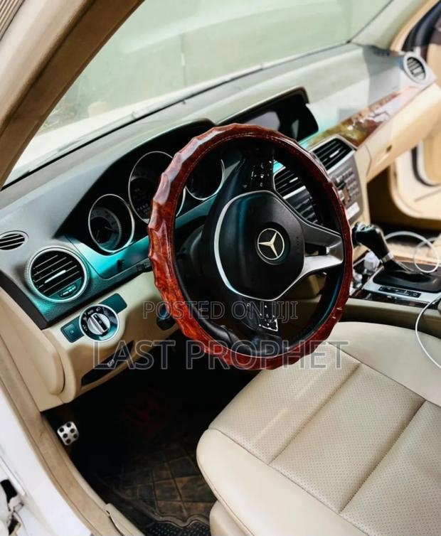 Mercedes-Benz C250 2014 White photo 5