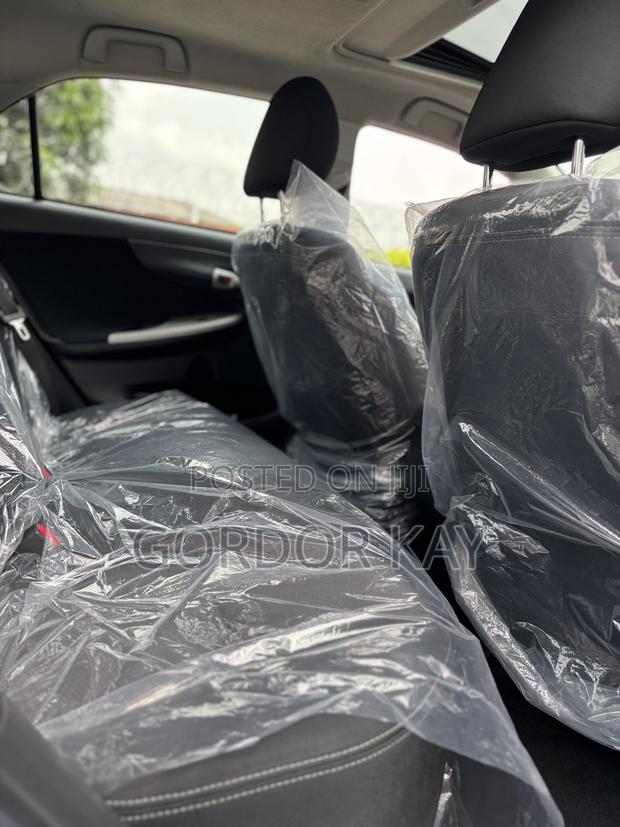 Toyota Corolla 2013 Silver photo 5