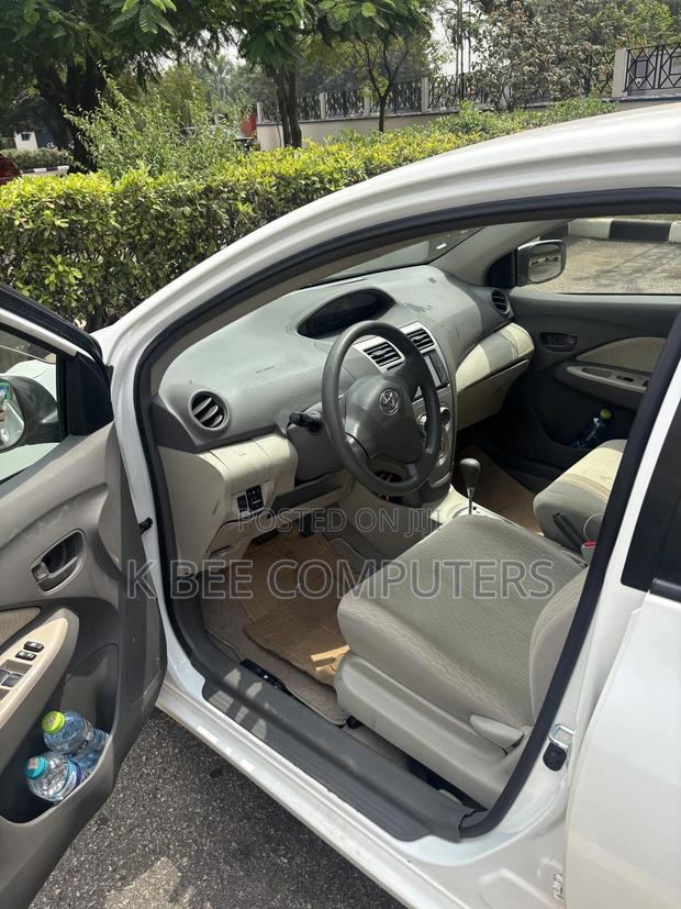 Toyota Belta 2010 White