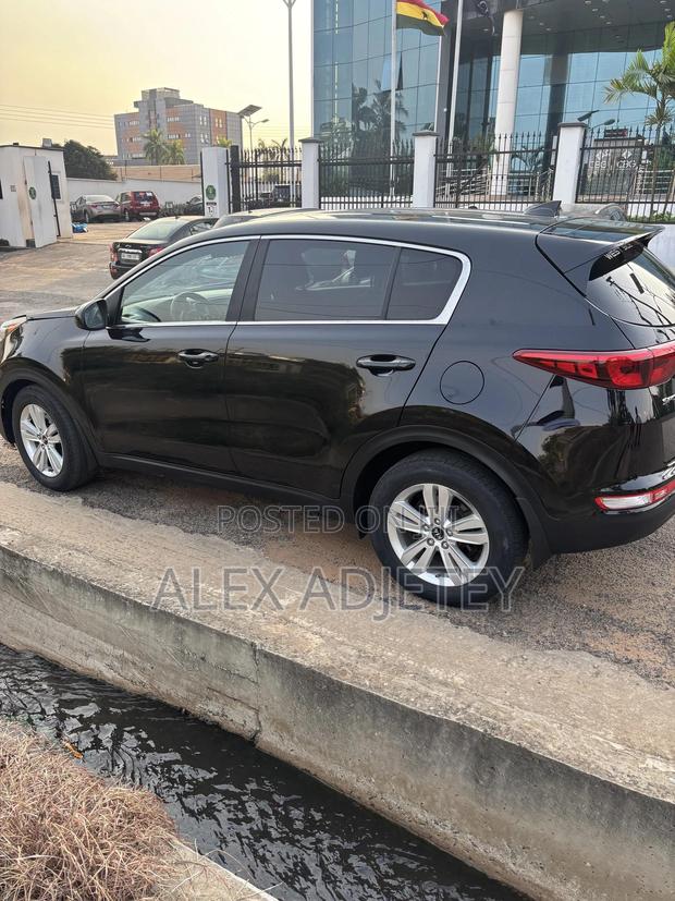Kia Sportage 2017 Black photo 4