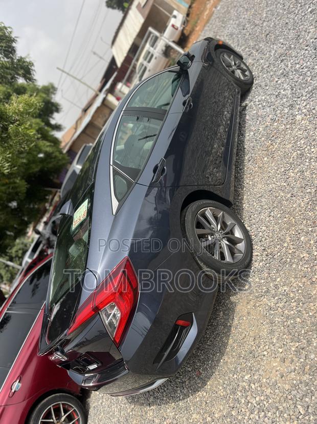 Honda Civic EX Sedan 2019 Gray