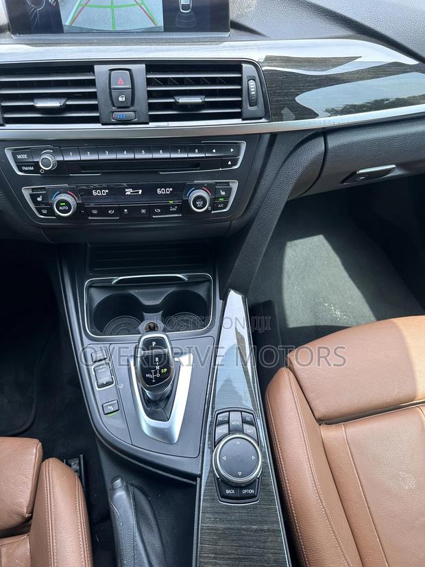 BMW 328i 2016 Black photo 7