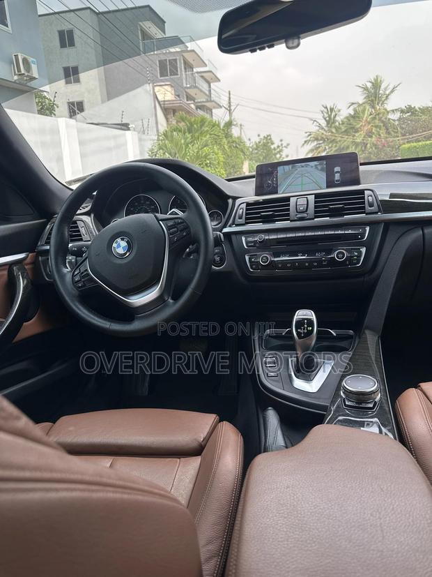 BMW 328i 2016 Black photo 9